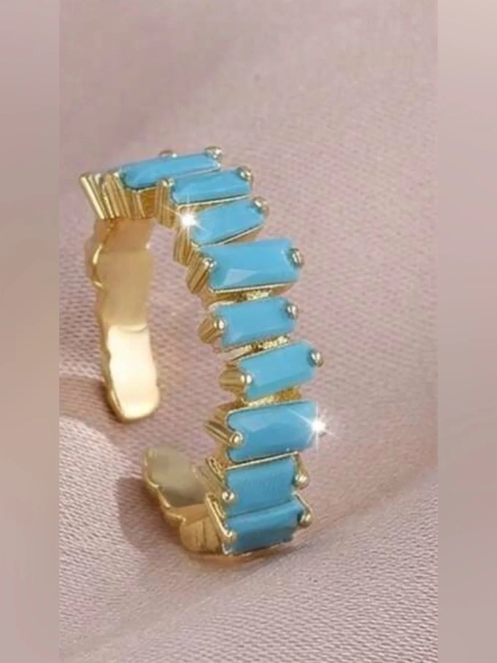 N/A elegant gold